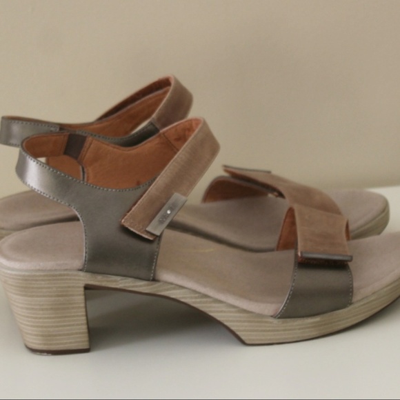 naot intact sandal